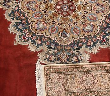 MATTA, turkisk. Ca 340 x 205 cm.