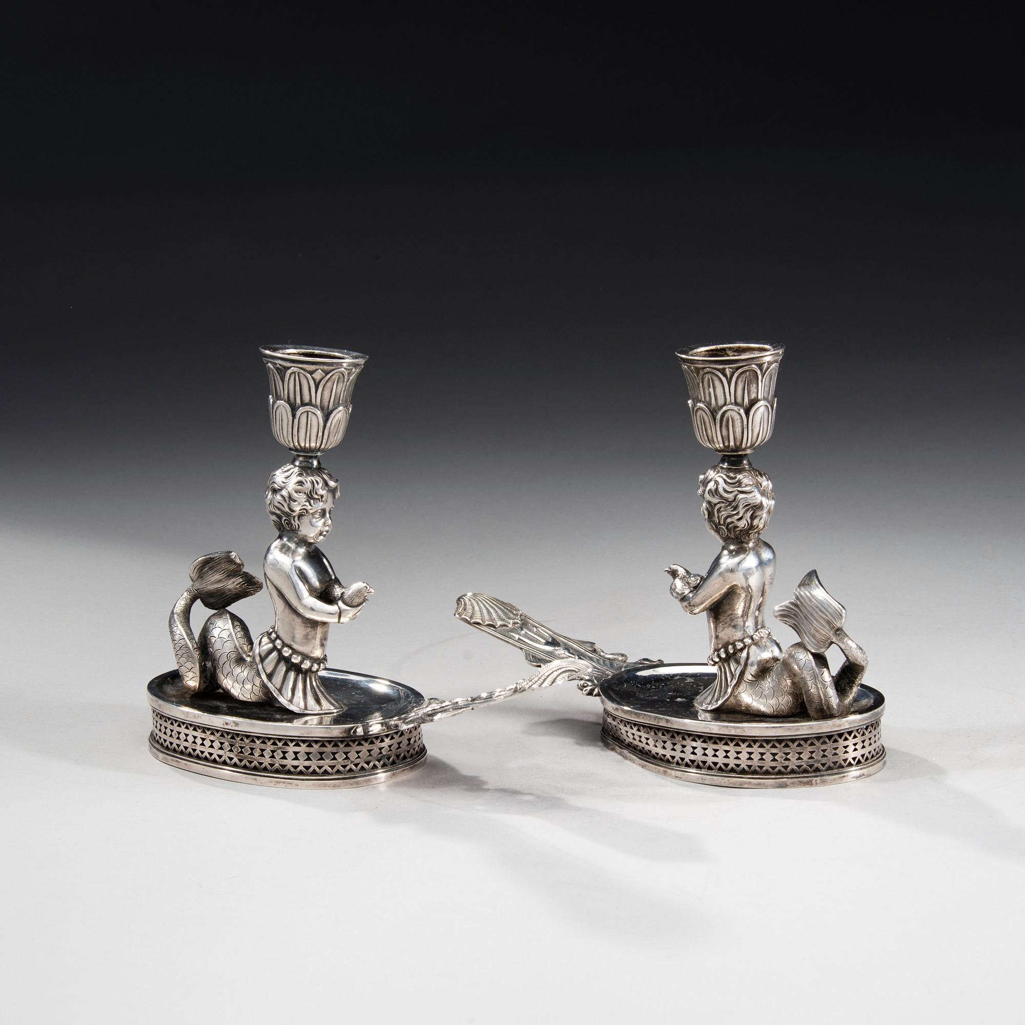 VENÄLÄINEN KYNTTILÄNJALKAPARI.