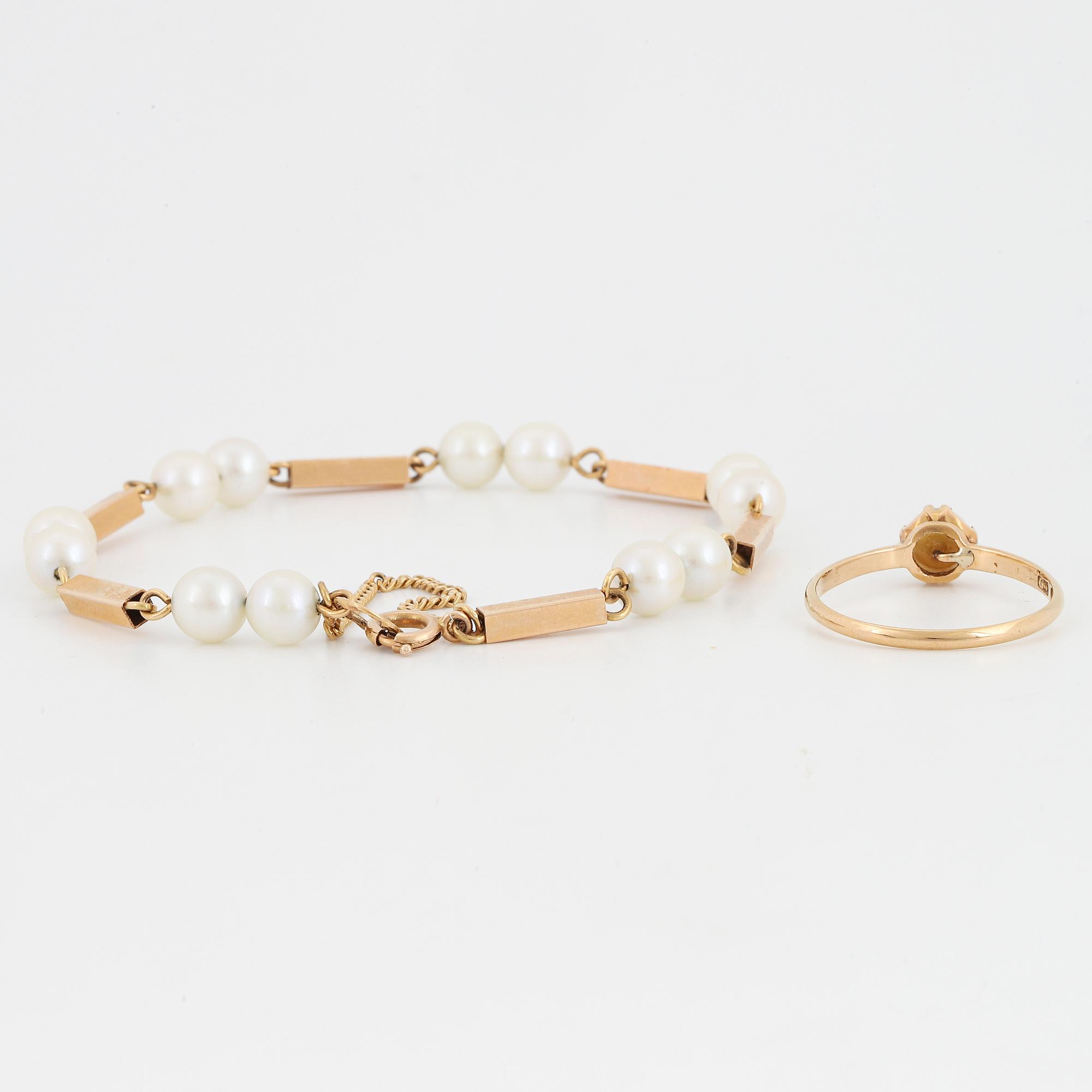 18K gold pearl bracelet and ring.