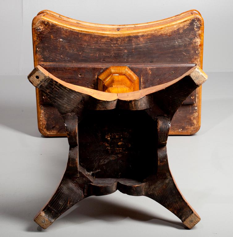 SYBORD, biedermeier 1820/30-tal, fanerad i almträd, Nordeuropa.