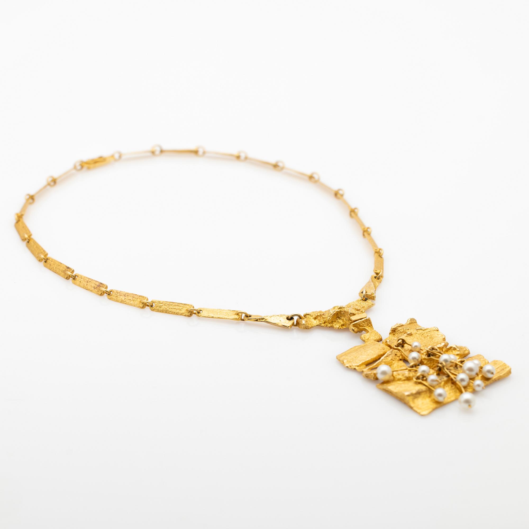 Björn Weckström, Pendant, 18k, "Blooming Wall", Kruunu-Koru, Finland.