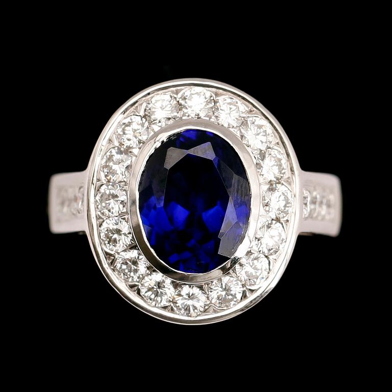 RING, 18 k vitguld, safir 3,55 ct, briljantslipade diamanter tot 1,10 ct.