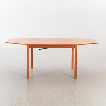 A DINNER TABLE MID 20TH CENTURY.