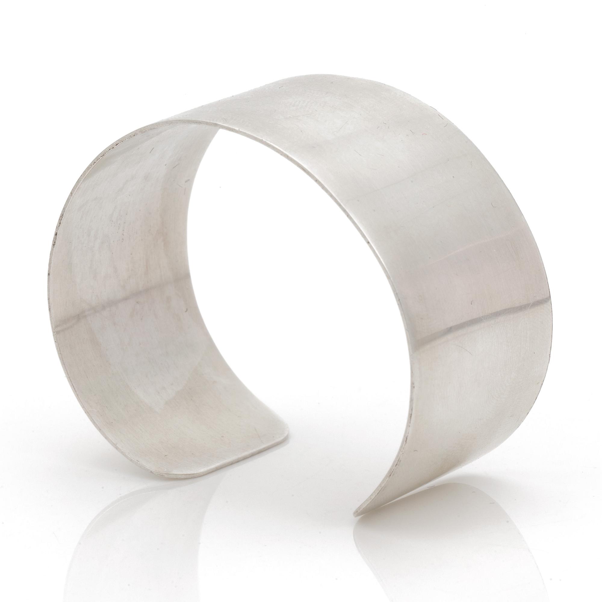 A Wiwen Nilsson sterling bangle, Lund 1965.