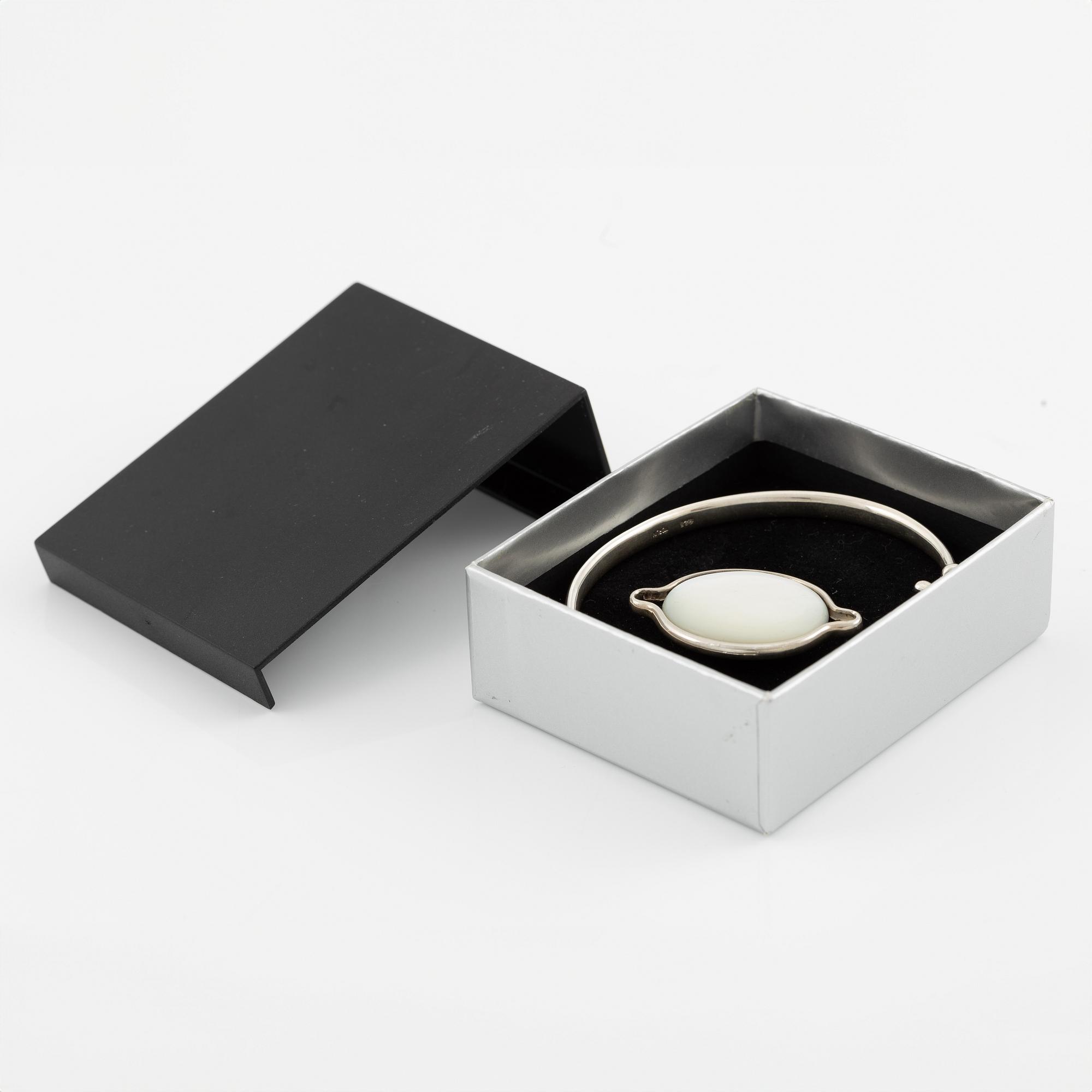 Vivianna Torun Bülow-Hübe, armband sterlingsilver med pärlemor, Jakarta, Indonesien.