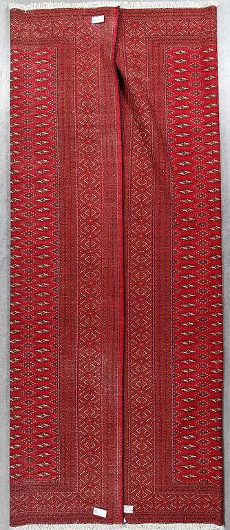 MATTA, sannolik Tekke, Turkmen, ca 359x310 cm.