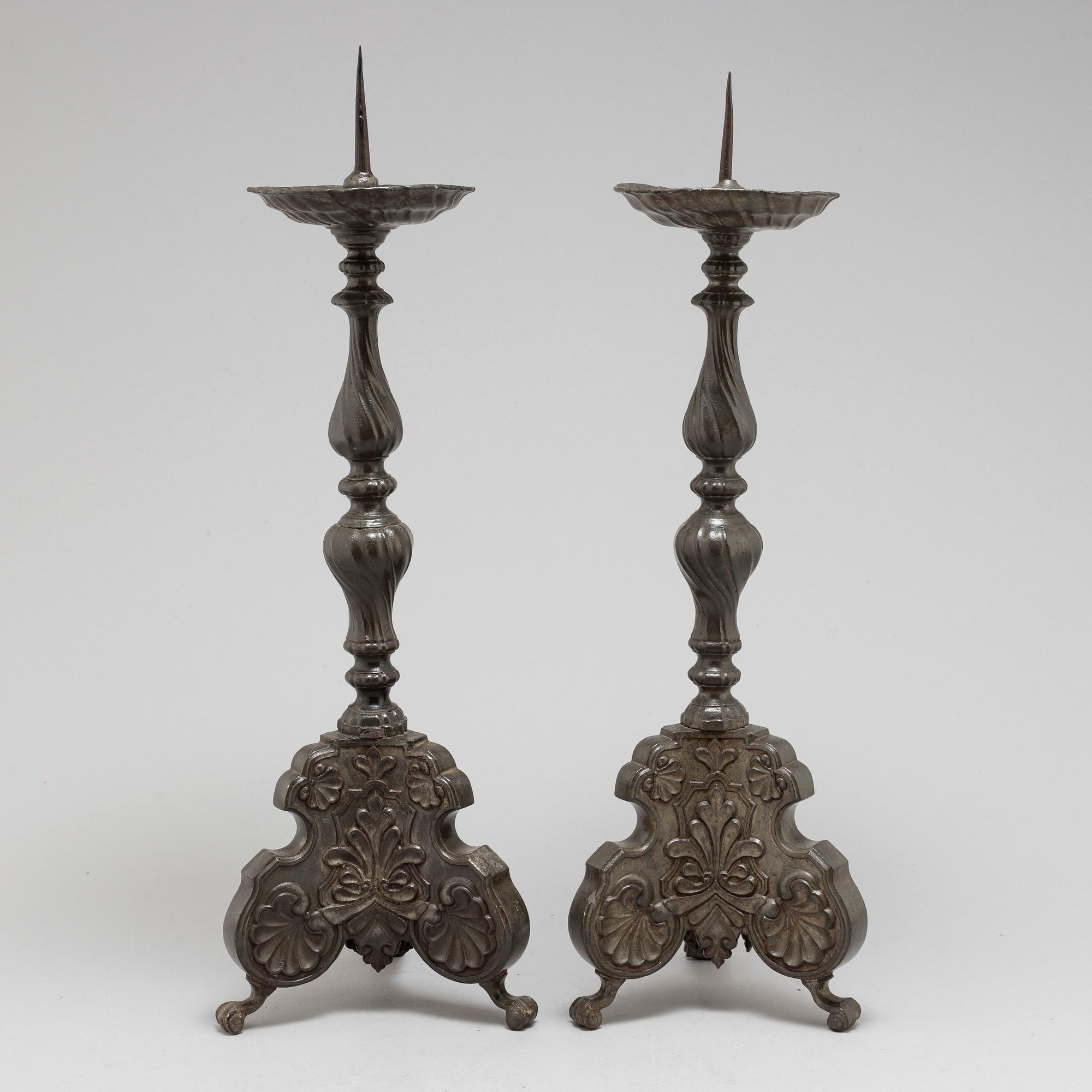 LJUSSTAKAR, ett par, tenn, 1600-/1700-tal.