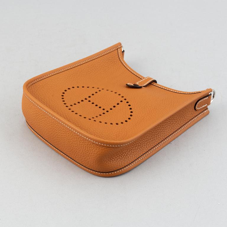 Hermès, an 'Evelyn' leather handbag.