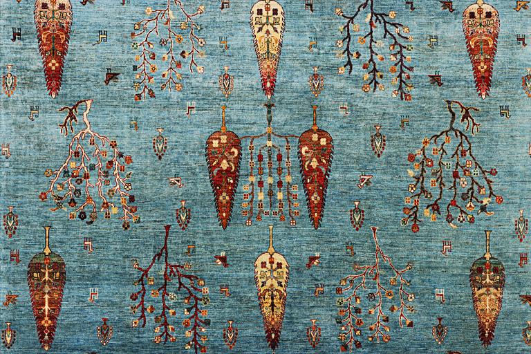 A Khorjin carpet, ca. 304 x 255 cm.