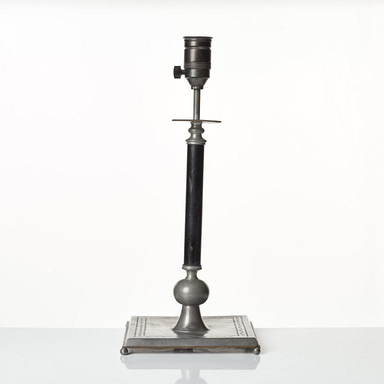 Estrid Ericson, bordslampa, modellnummer 461, Firma Svenskt tenn, Stockholm 1928.