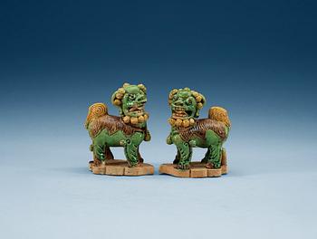 1770. A pair of figures of Buddhist lions, Qing dynasty, Kangxi (1662-1722).