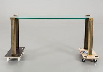 A PETER GHYCZY SIDE TABLE.