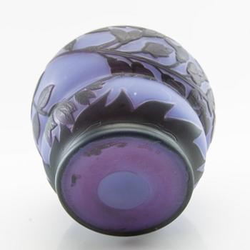 Vase, signed Richard Art Nouveau early 20th century.