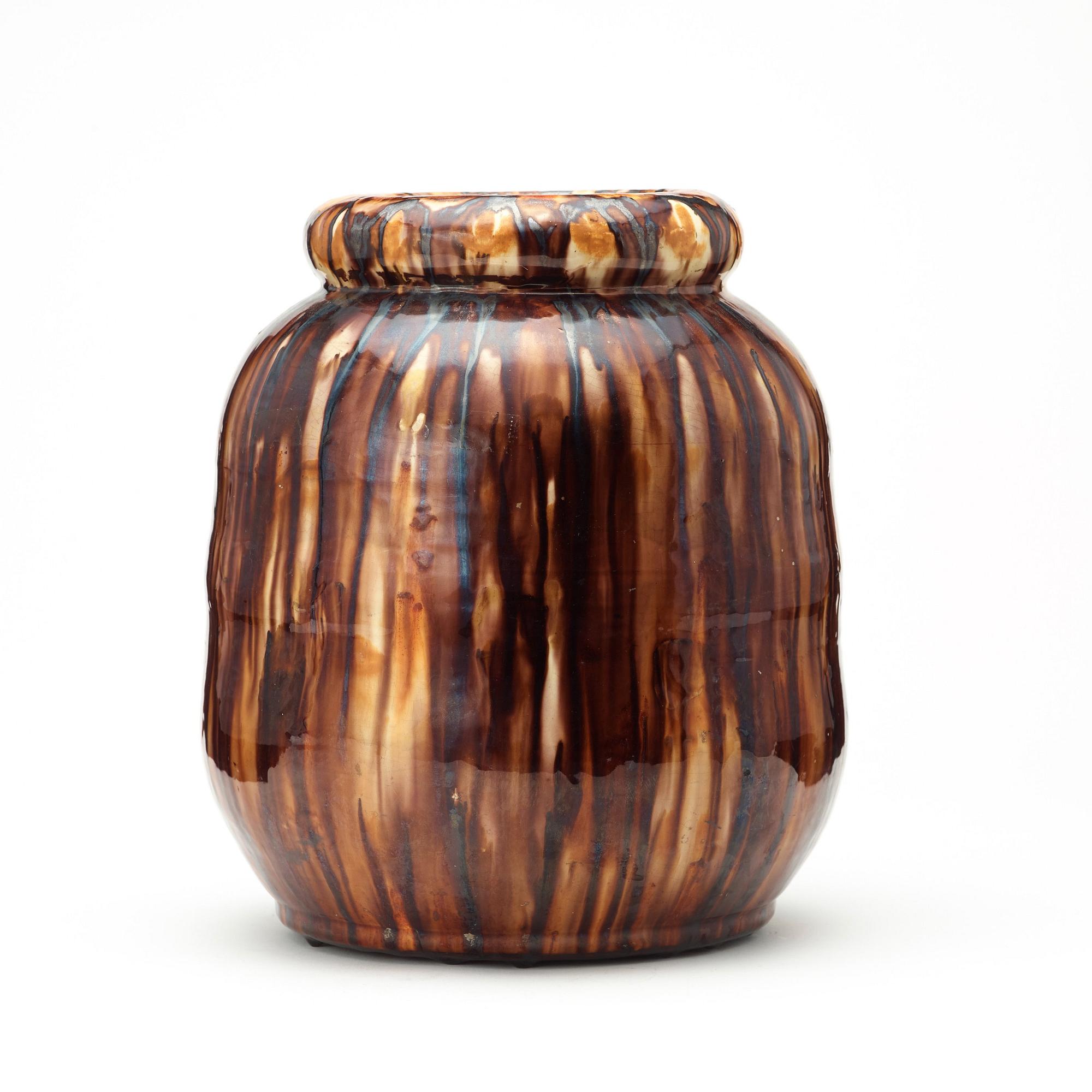 Agda Österberg, a glazed ceramic jar, S:t Eriks Lervarufabrik, Uppsala 1915.