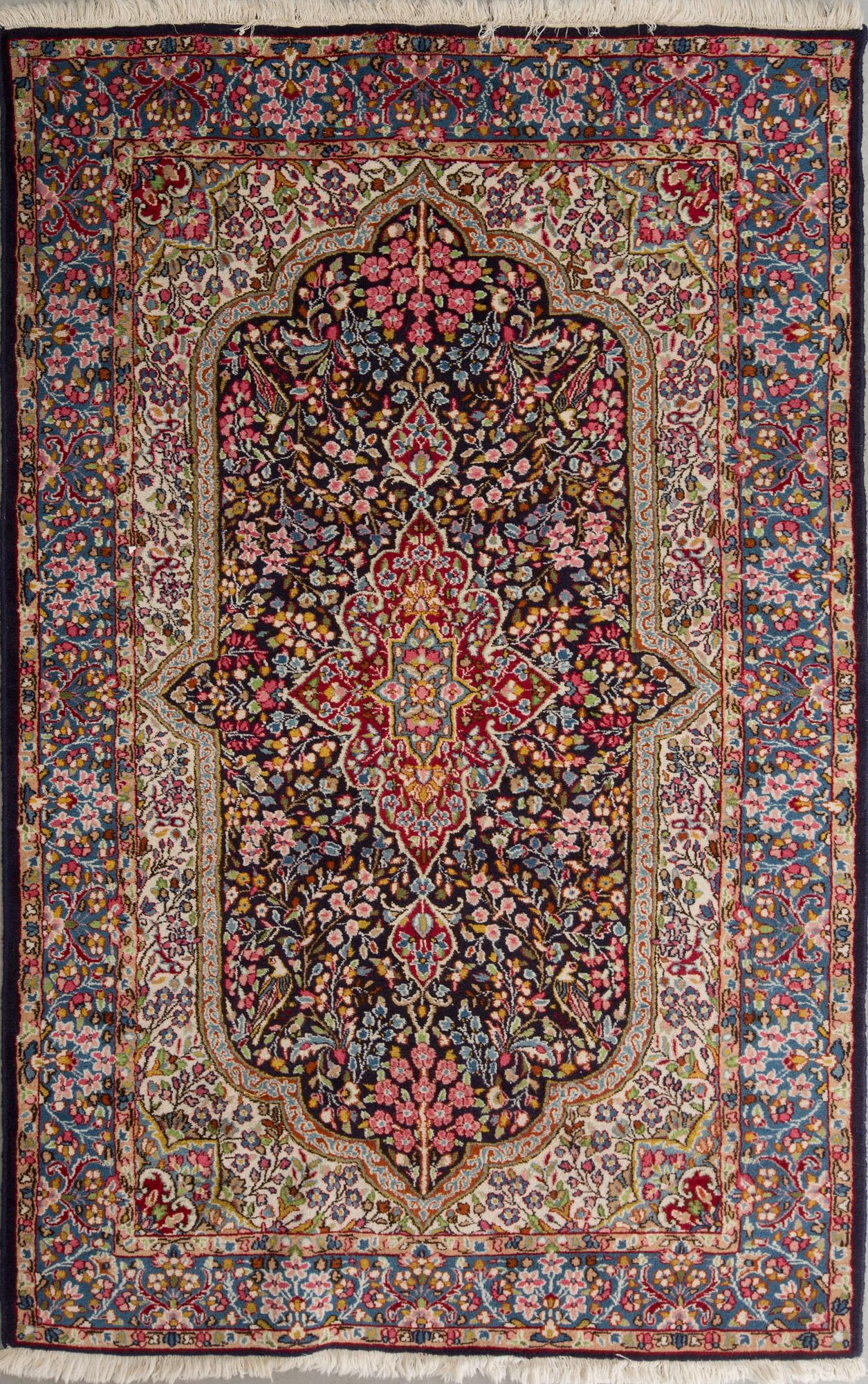 MATTA, old, Kirman, ca 234 x 153 cm.