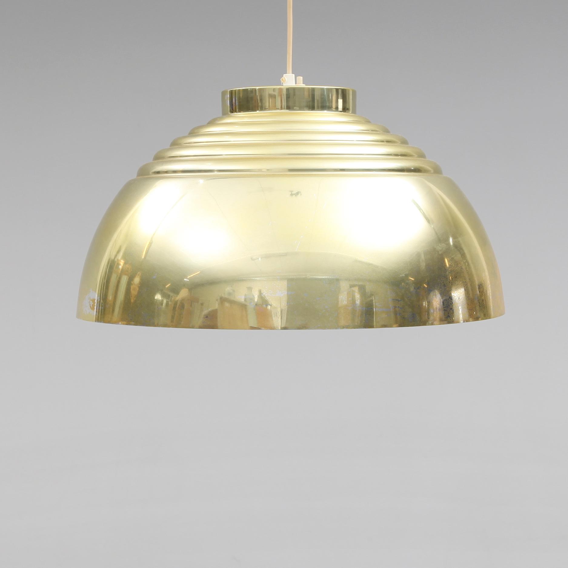 TAKLAMPA, Hans Agne Jacobsen AB, Markaryd, 1900-talets andra hälft. Höjd ca 28 cm.