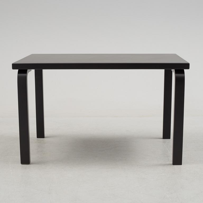 ALVAR AALTO, stolar 4 st och bord för barn.