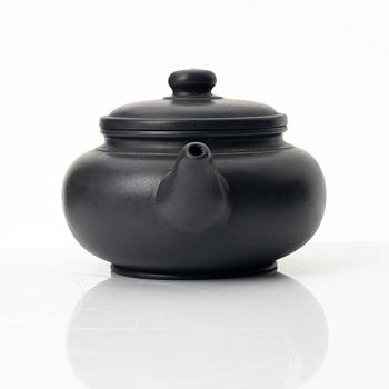 Zhou Guizhen, A blue yixing teapot, China, 1980s.