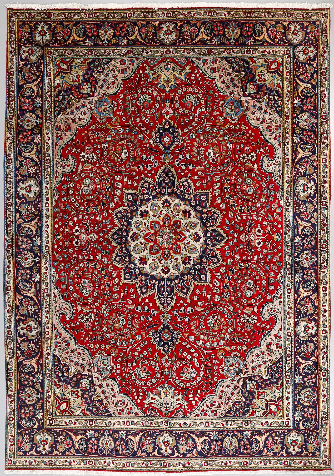 MATTA, Täbris, 390 x 300 cm.