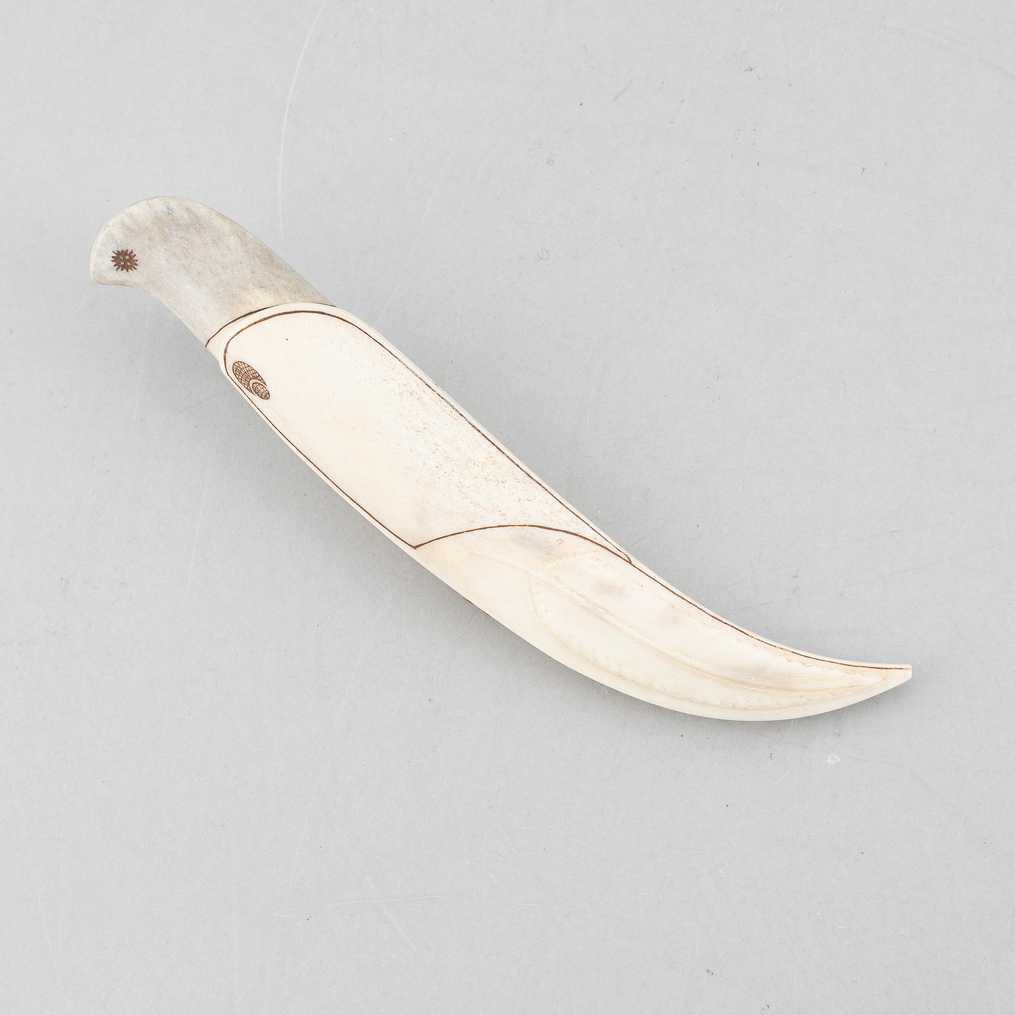 Tomas Valkeapää, a reindeer horn knife, Karesuando.
