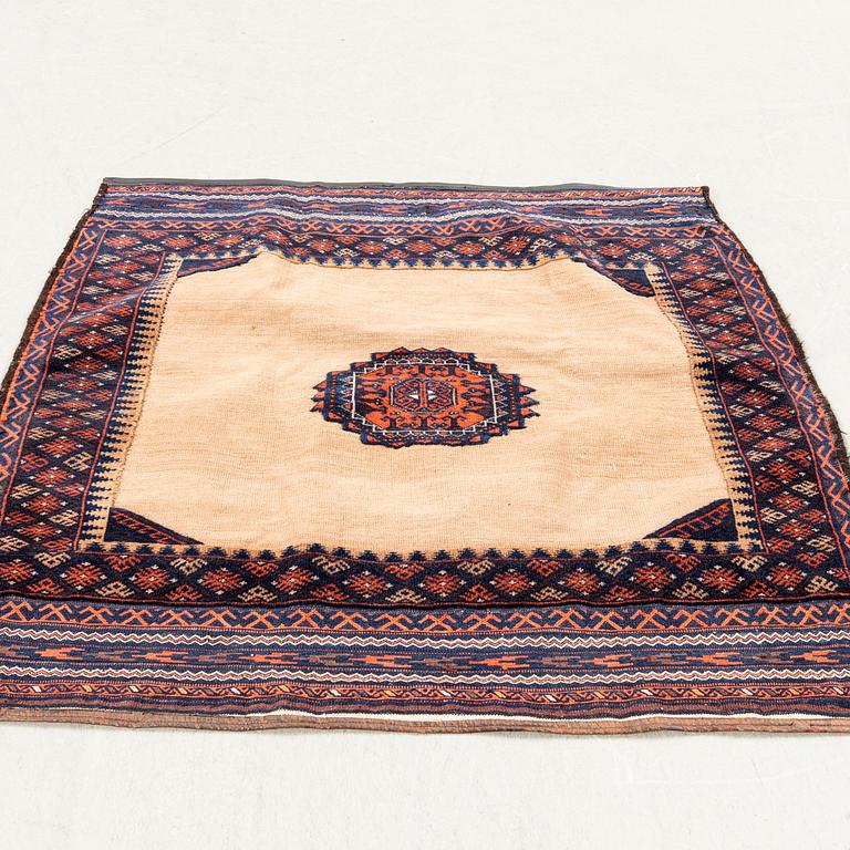 Matta Beludj sofreh semiantik ca 113x108 cm.