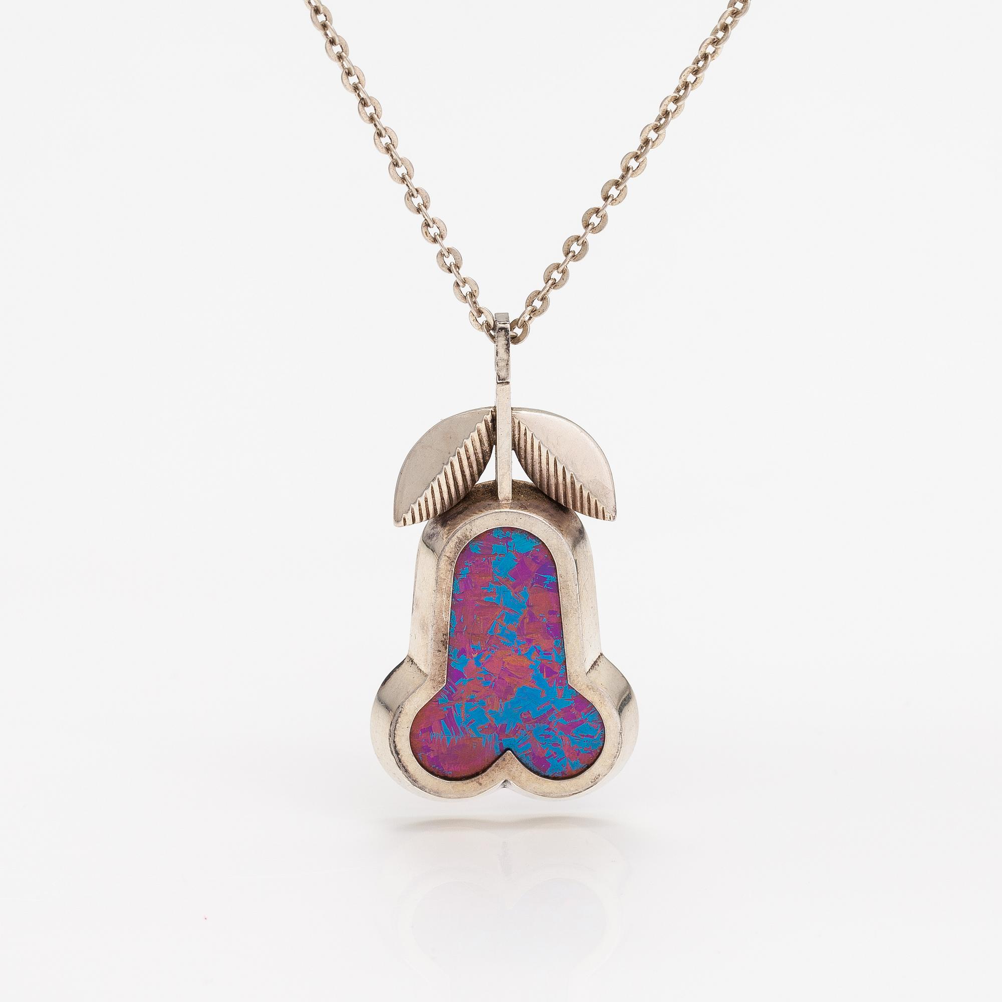 Nanny Still, A sterling silver and titanium necklace. Kultakeskus, Hämeenlinna 1976.