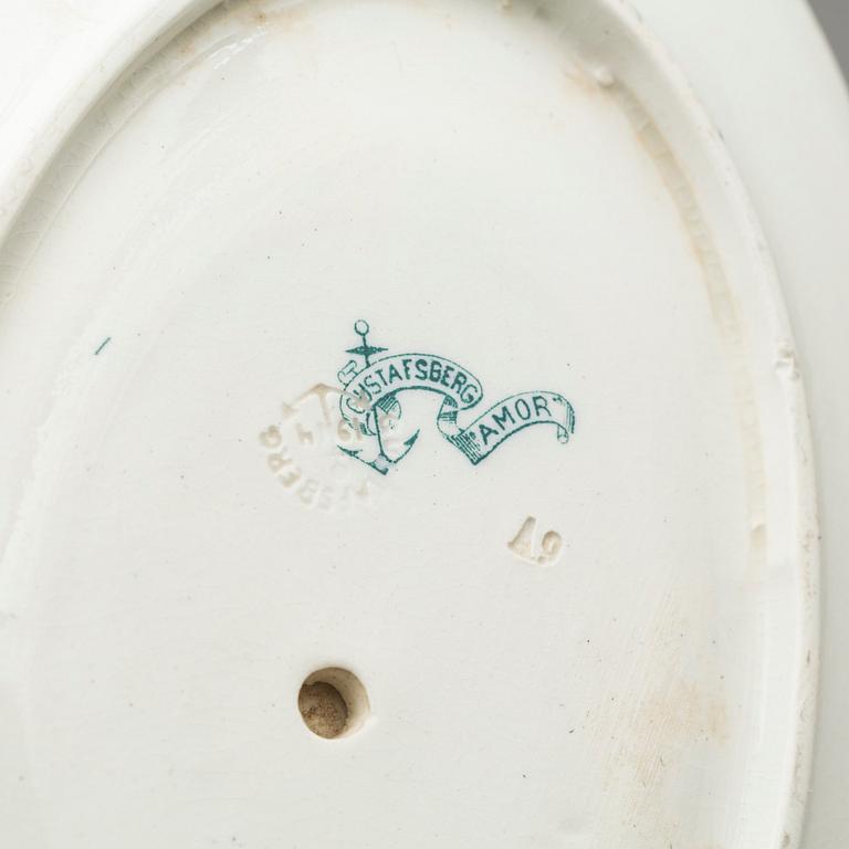SERVISDELAR, 44 delar, "Stockholm" och "Flora", Gustavsberg, flintgods, omkring 1900.