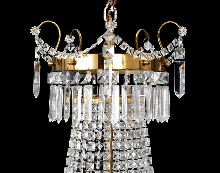 LJUSKRONA, eklektisk stil, modern tillverkning. Höjd: 128 cm.