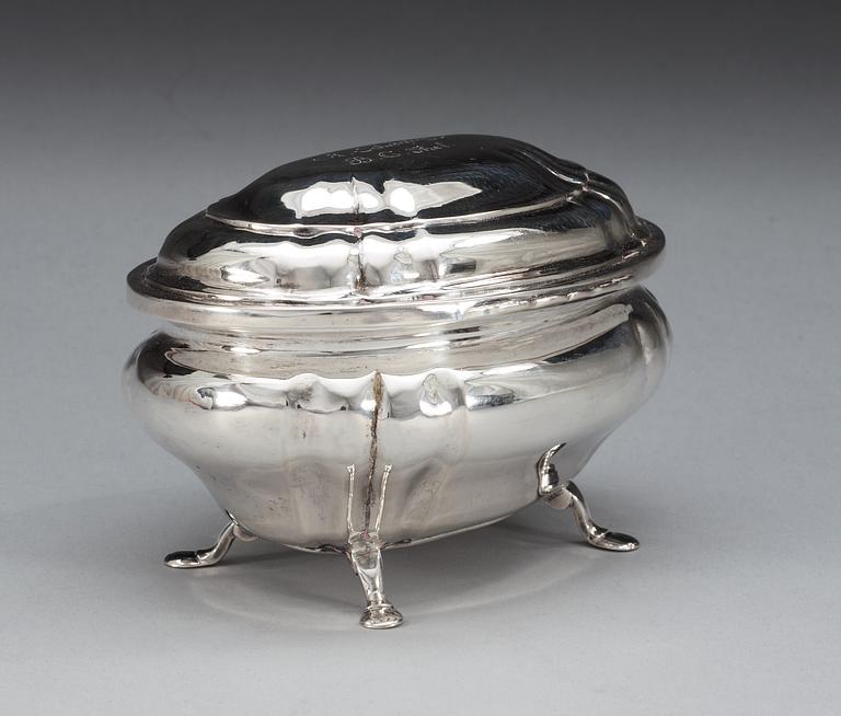 SOCKERSKRIN, silver, rokoko, Nils Dahl, Linköping (verksam 1739-1786). Vikt ca 235 gram.