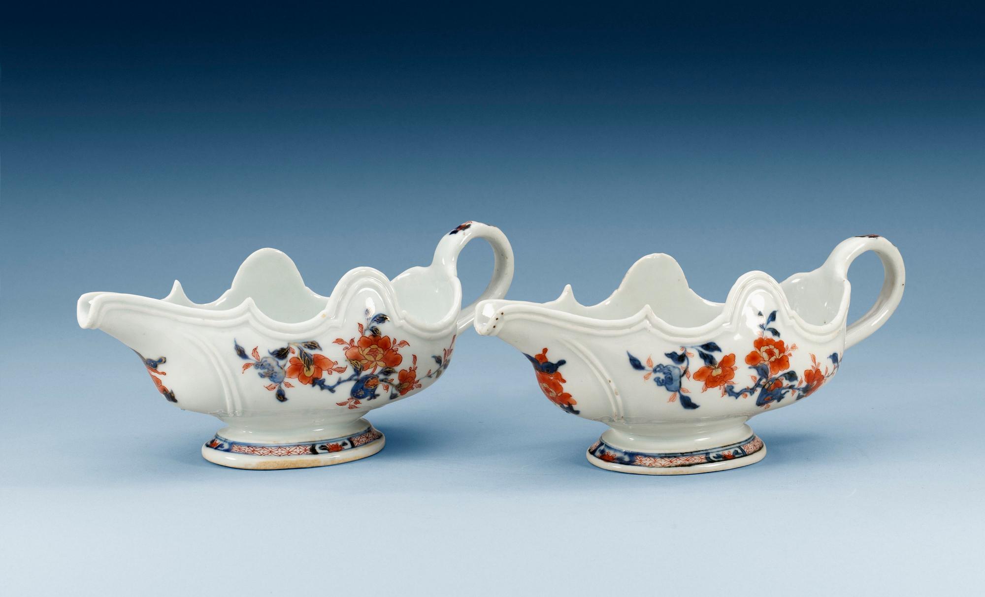 A pair of imari sauceboats, Qing dynasty, Qianlong (1736-95). (2).