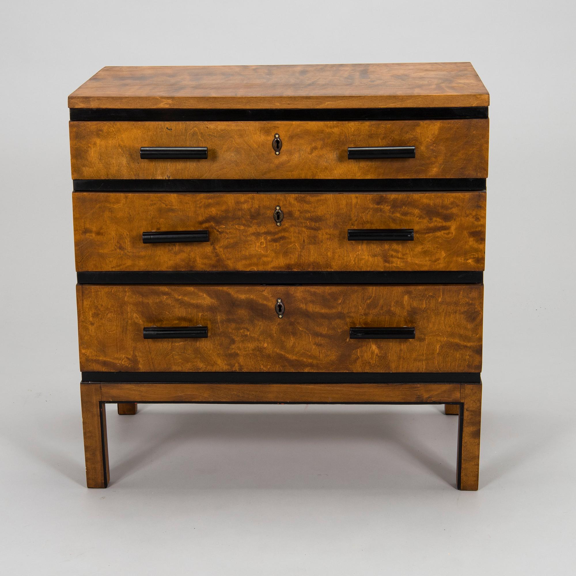 A 1930s chest of drawers for HMN Huonekalu Mikko Nupponen.