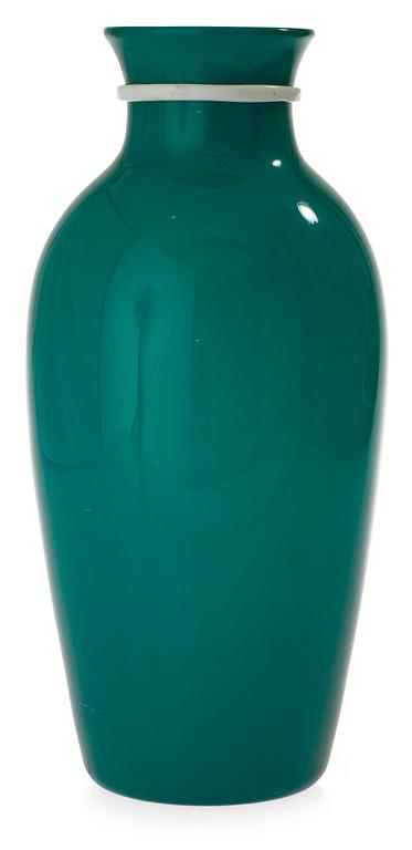 An emerald green 'Cinese' vase, probably by Carlo Scarpa, Venini, Italy.