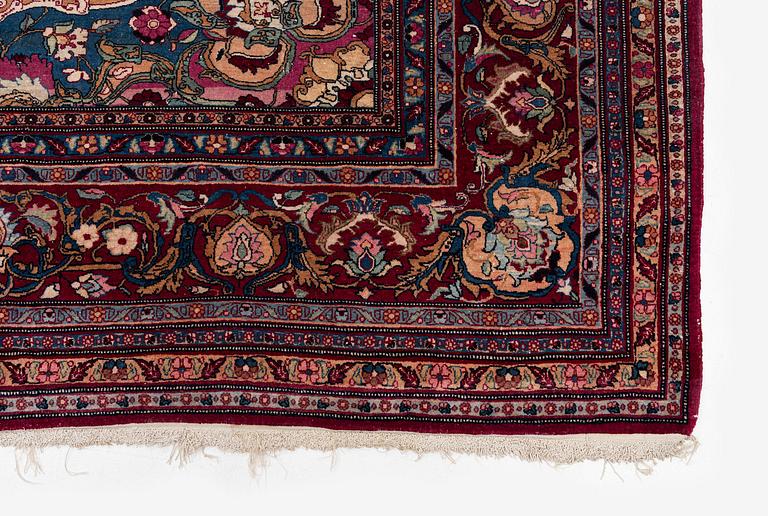 Matta, antik Teheran, norra Persien, ca 363 x 268 cm.