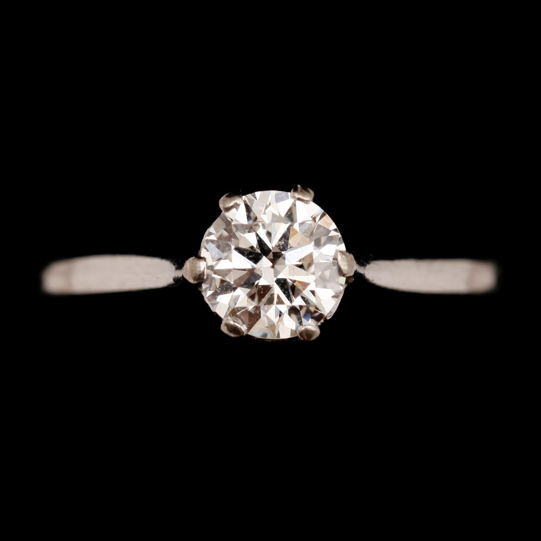 RING, 18 k vitguld, Stockholm 1947, med solitär briljant 0.79 ct.