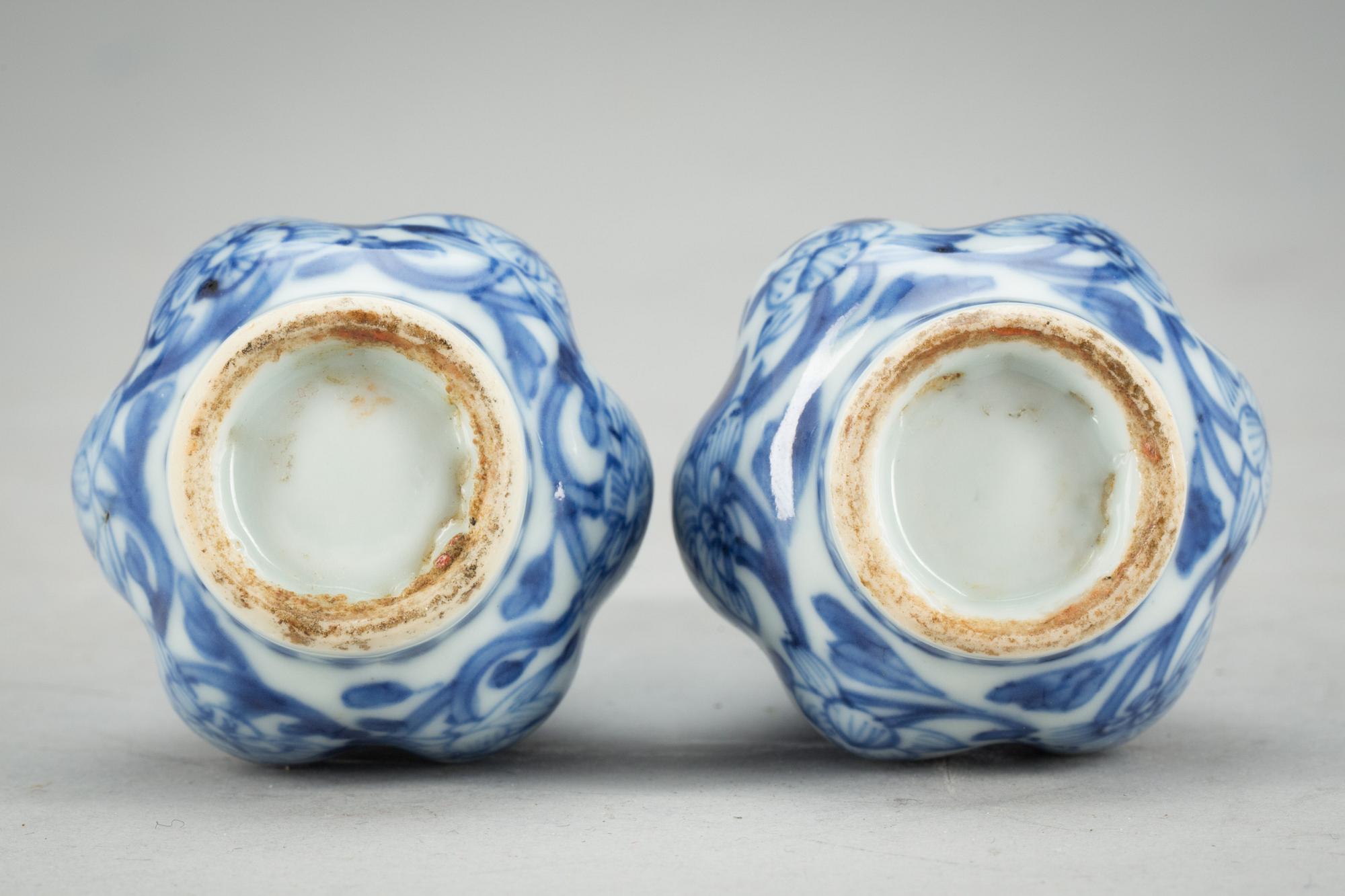 VASER, ett par, porslin, Kina, Kangxi (1662-1722).