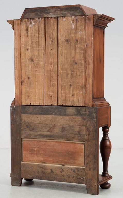 SKÅP. Delvis barock, 1700-tal.