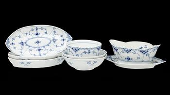 SERVISDELAR, c:a 60 delar, porslin, "Musselmalet", bl a halvblond, Royal Copenhagen, Danmark.