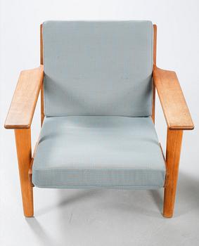 A pair of chairs, model GE 290, designed by Hans J. Wegner 1953, made in the second half of the 20th century.