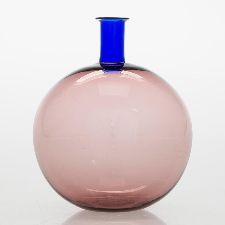 A Venini glass bottle, signed Venini 89.