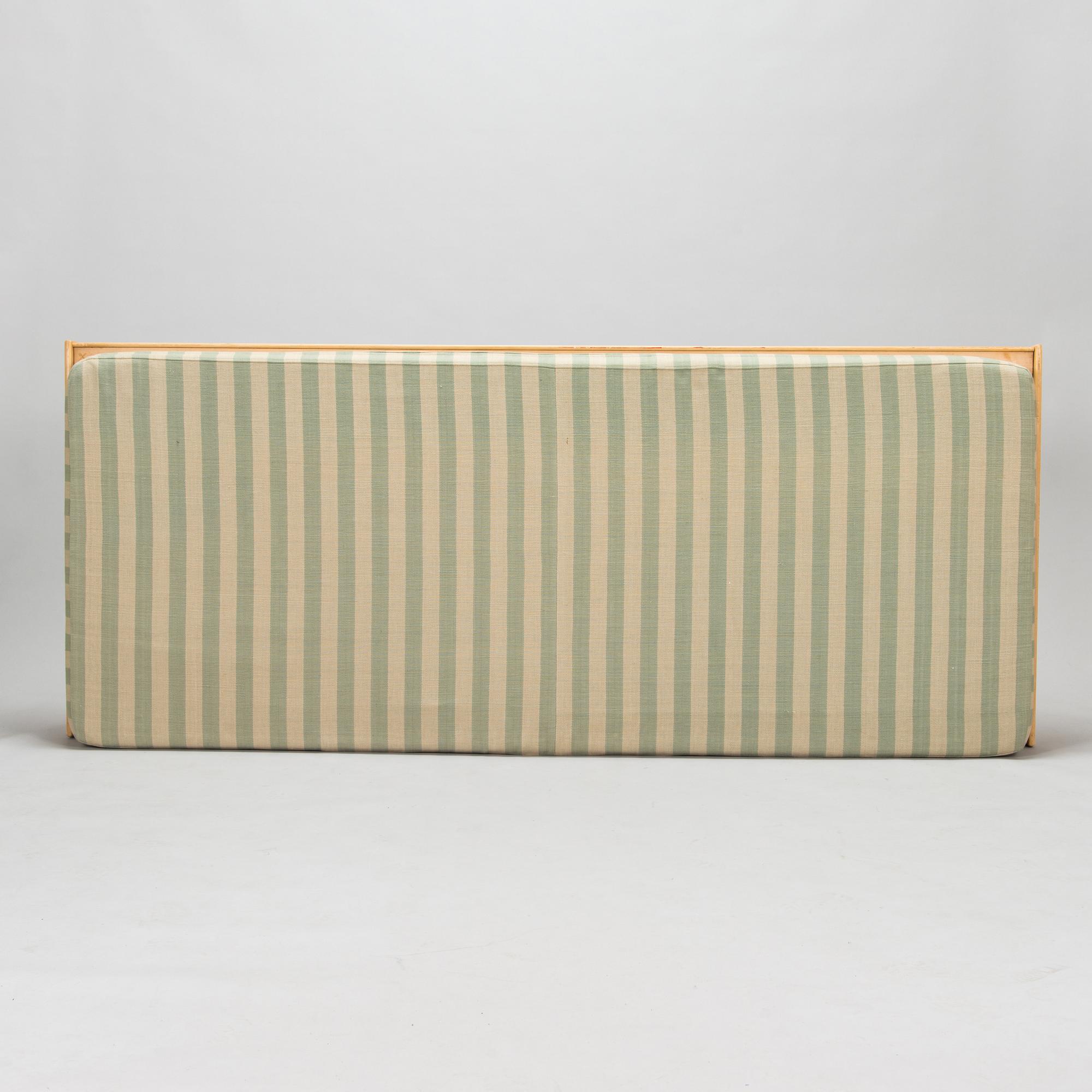 Alvar Aalto, dagbädd/säng, modell E710, Artek 1970-tal.