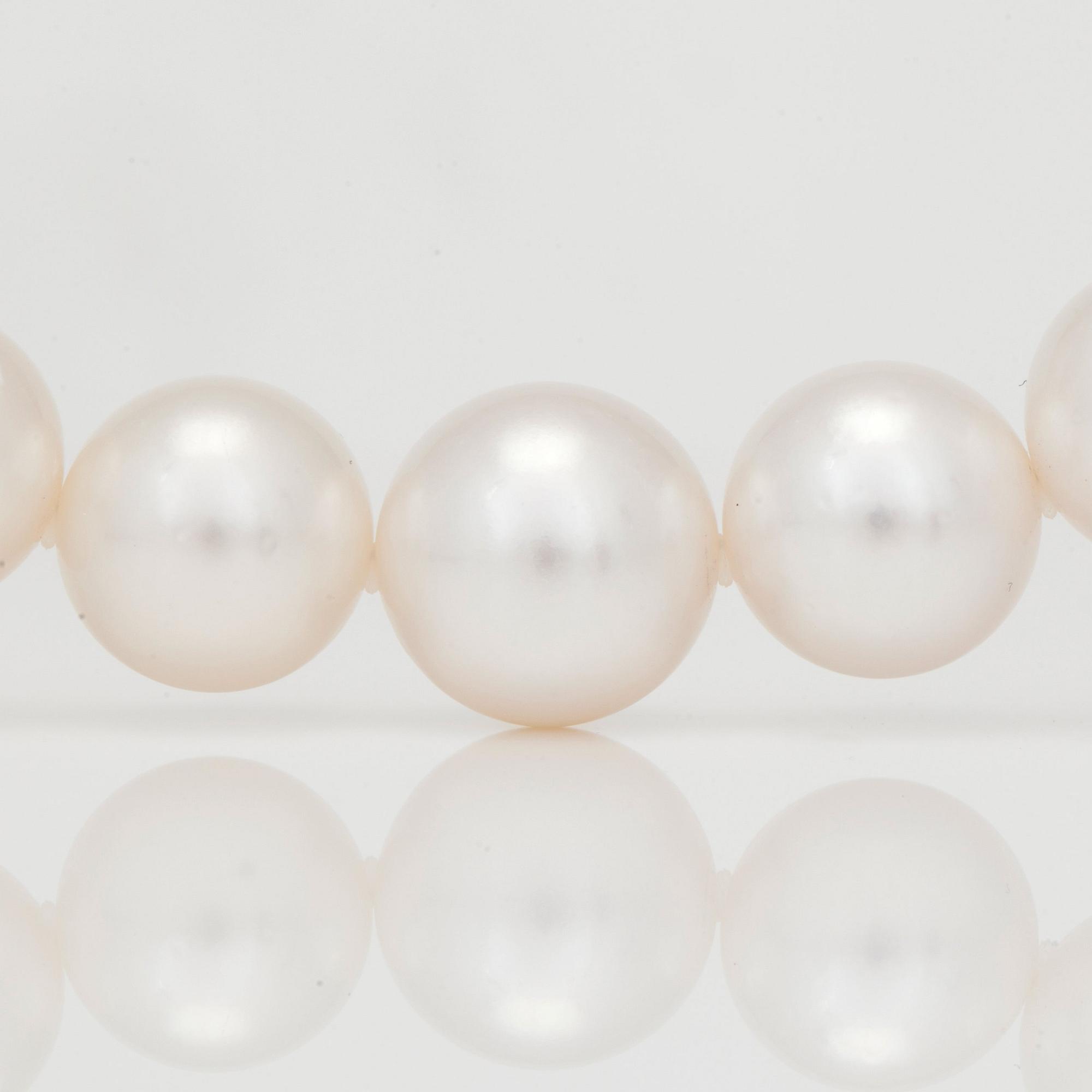 A cultured South Sea pearl necklace.