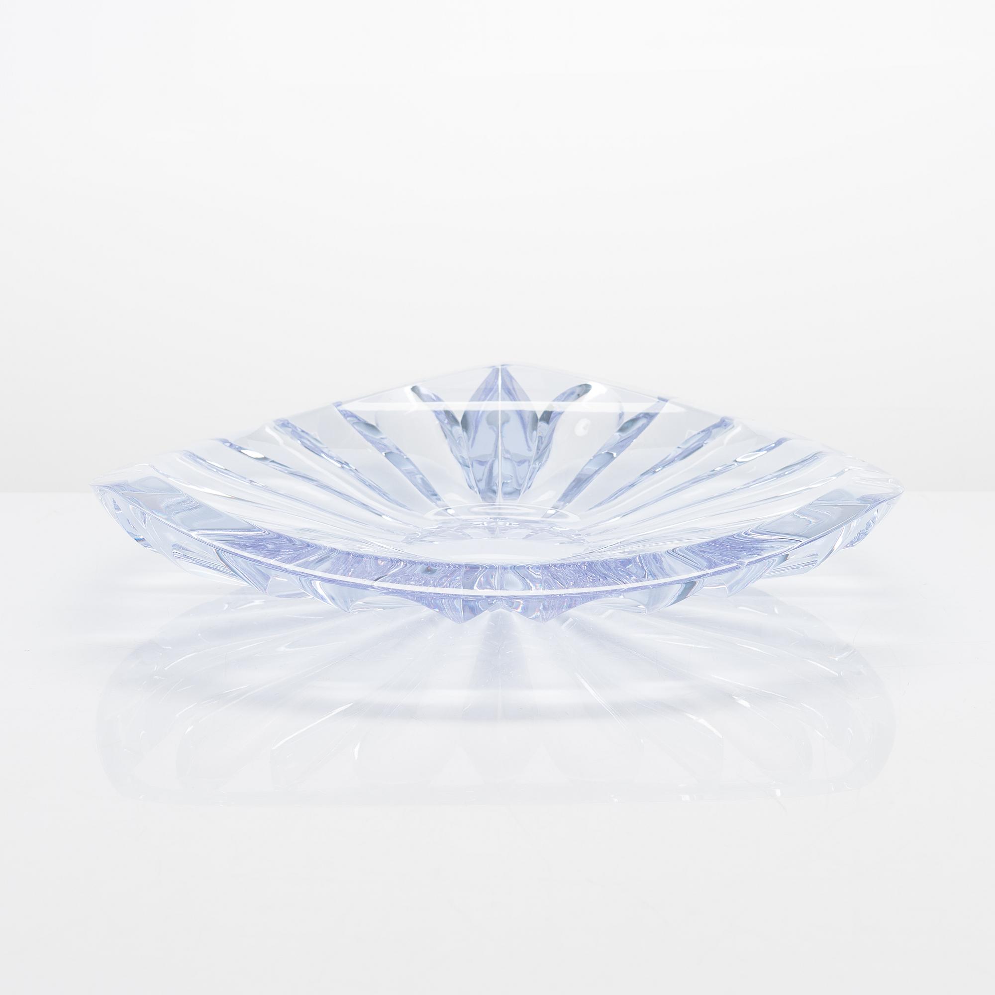Aimo Okkolin, a cut crystal bowl, signed Aimo Okkolin Riihimäen Lasi oy.