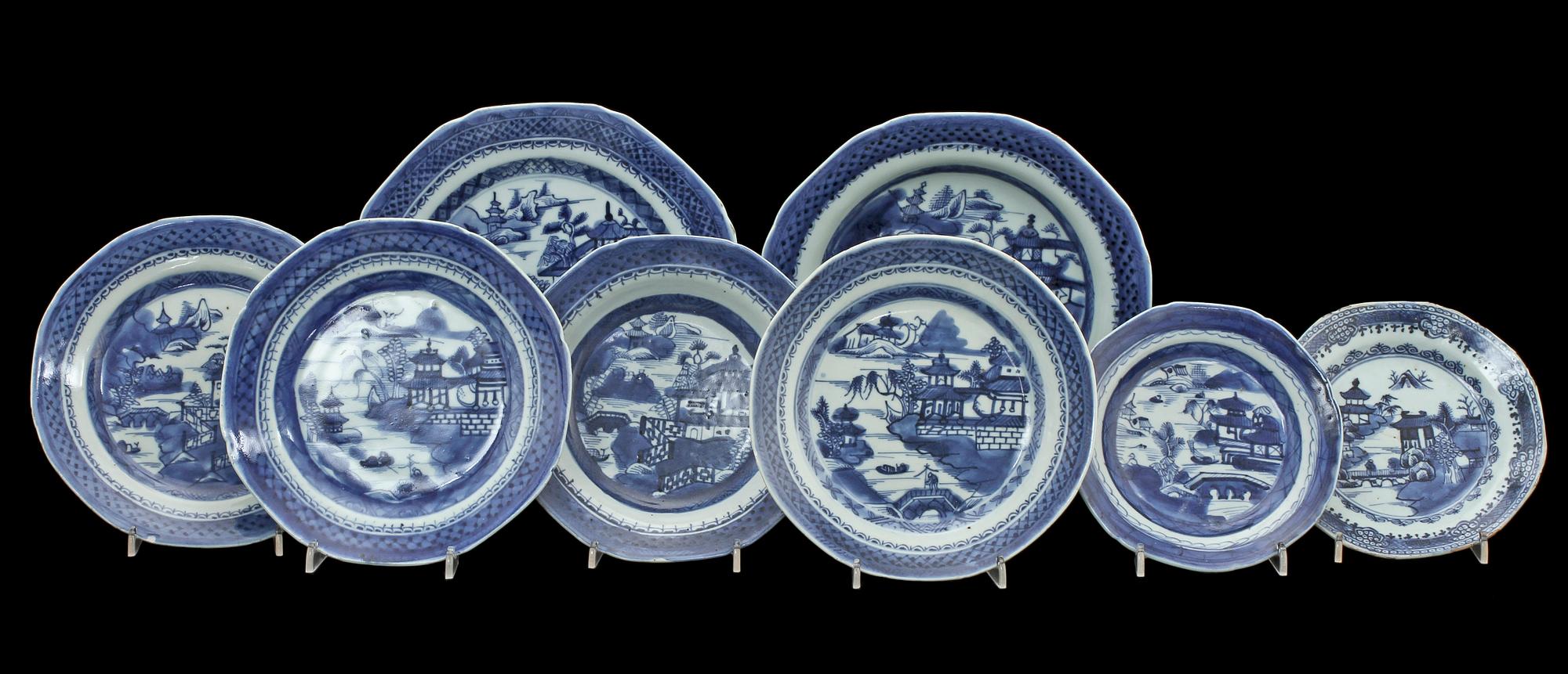 SERVISDELAR, 26 st, porslin, Kina 1800-tal.