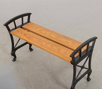 FOLKE BENSOW,a Näfveqvarn cast iron garden seat.
