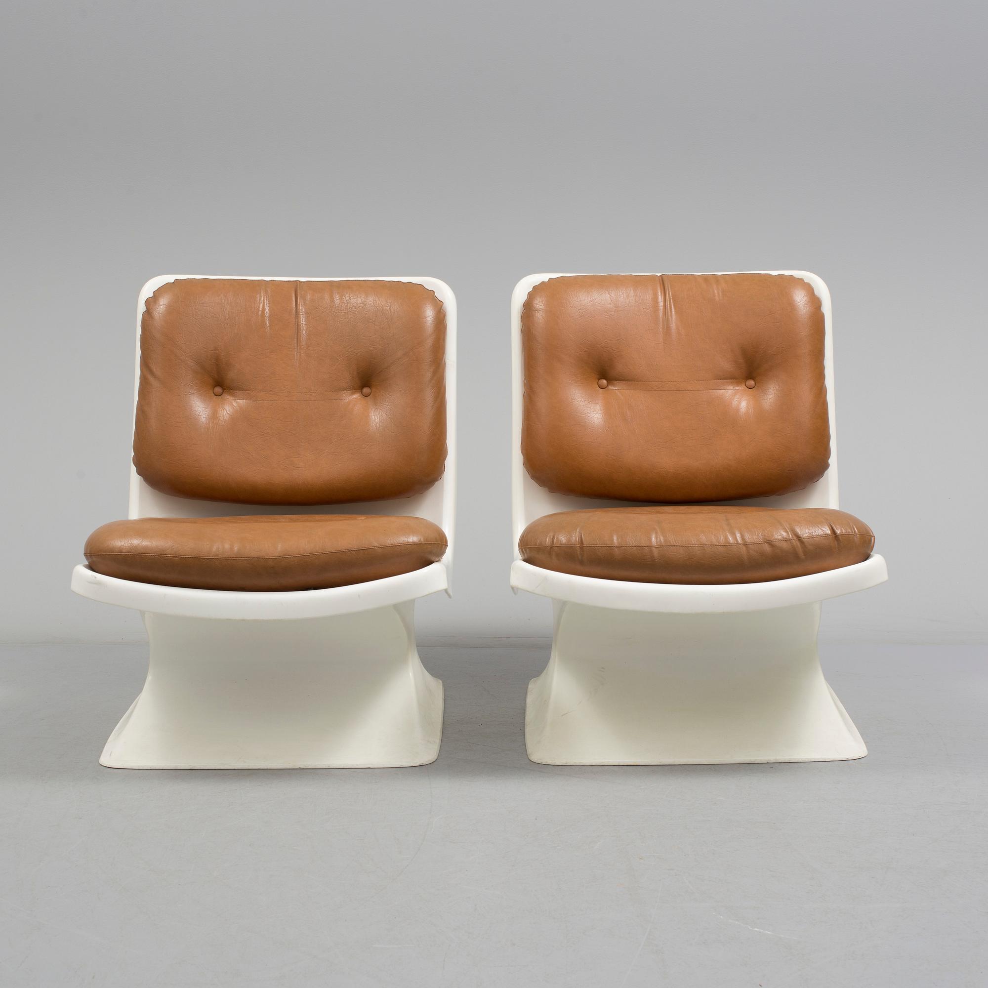 A pair of lounge chairs by Albert Jacob Toller, Grosfillex, France.