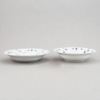 Royal Copenhagen, 29 pieces of 'Musselmalet Riflet' porcelain, Denmark.