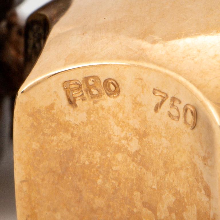 A five strand cultured pearl necklace.