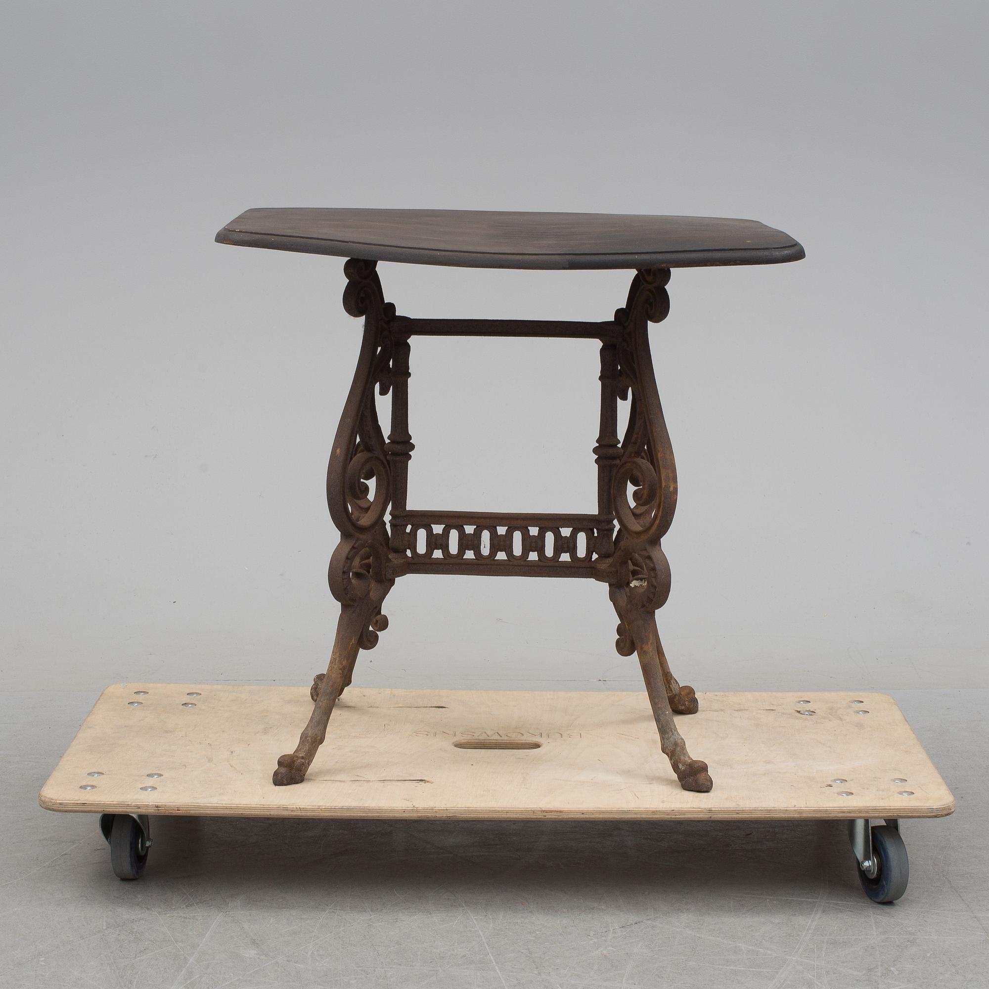 TRÄDGÅRDSBORD, sent 1800-tal.