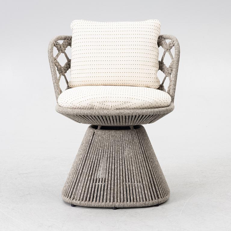 Monica Armani, six outdoor 'Flair O' ' B&B Italia.