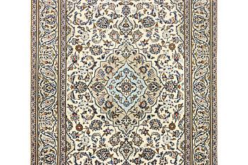 A Kashan carpet, a. 254 x 145 cm.